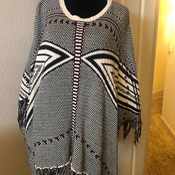 Poncho - Picture 2 of 4